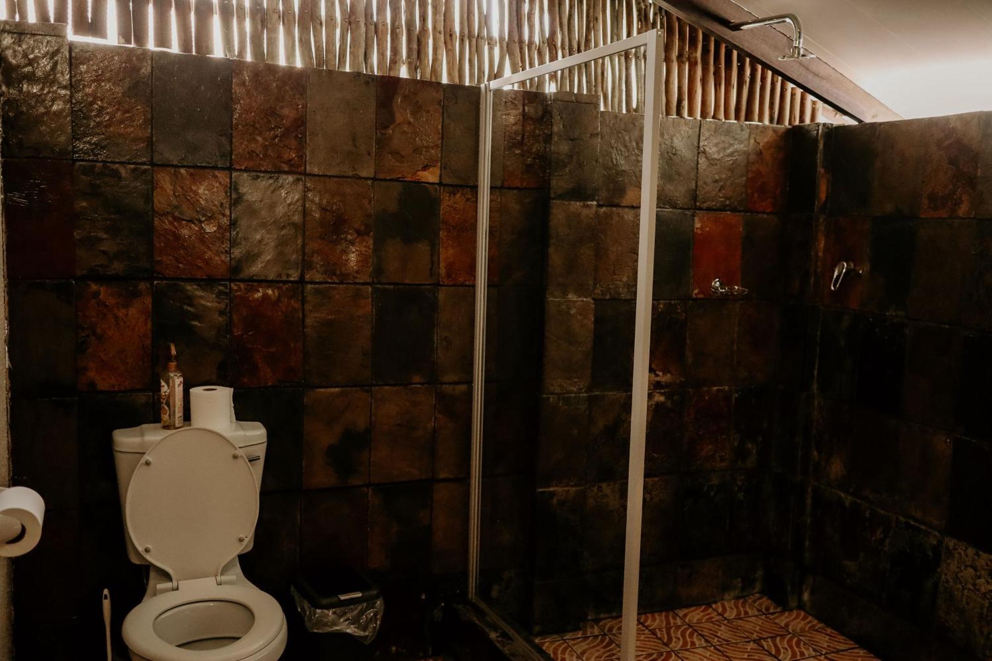 A Traveller'S Palm Hotel Phalaborwa Exterior photo