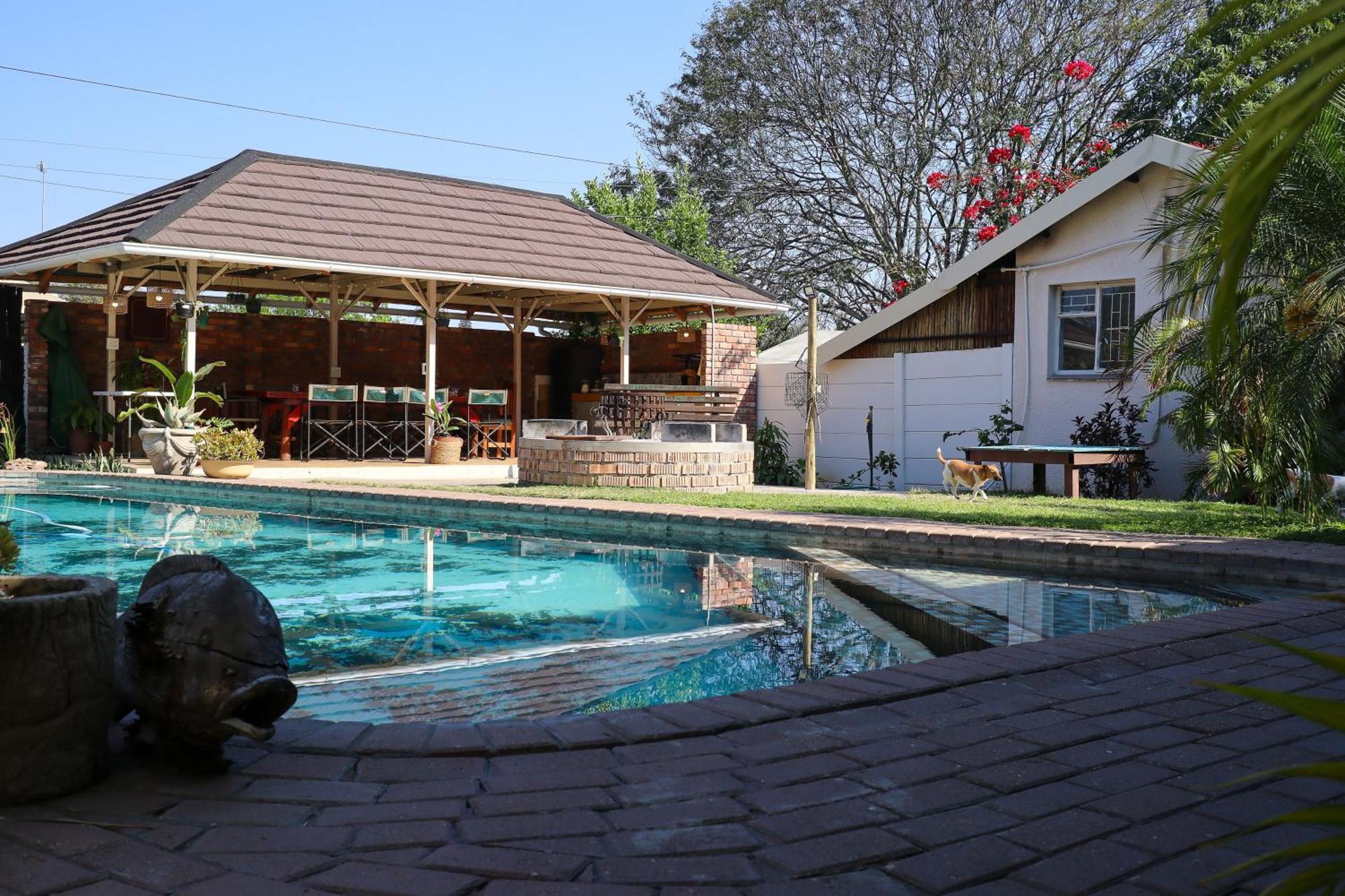 A Traveller'S Palm Hotel Phalaborwa Exterior photo