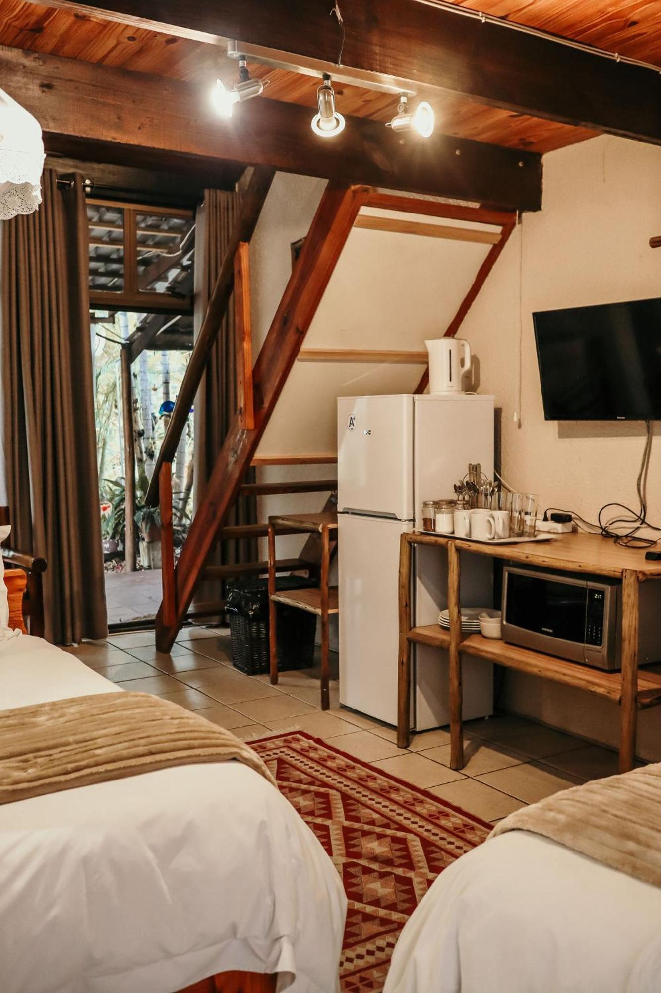 A Traveller'S Palm Hotel Phalaborwa Exterior photo