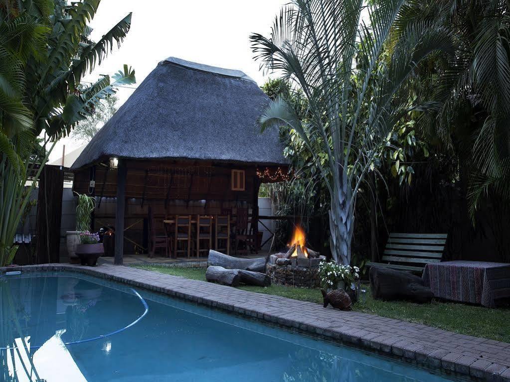 A Traveller'S Palm Hotel Phalaborwa Exterior photo
